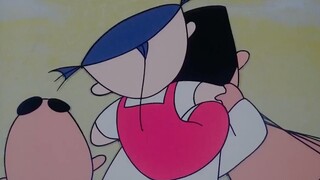 男孩在别人的后背画了一个乌龟没想到乌龟竟然咬住了他。