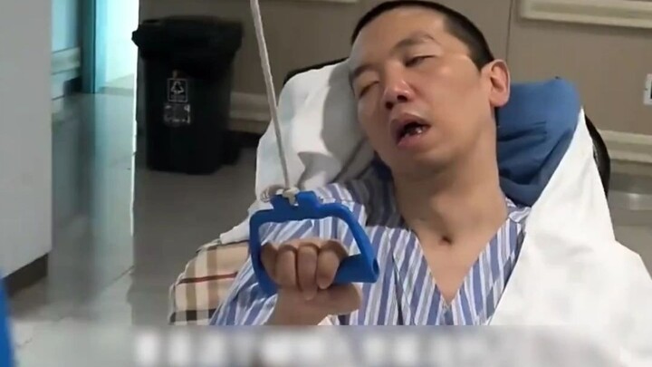 المريض في حالة غيبوبة ليس خشبة! مستخدمون يلجأون إلى حيلة شريرة، فهل خدش باطن القدم يُثير رد فعل؟