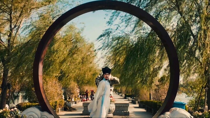 Su Shi: Di halaman willow, angin tenang saat orang tidur siang; di halaman willow, orang tidur siang