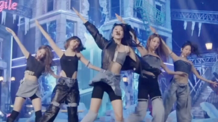 Ngay cả những nhóm nhỏ cũng có những điệu nhảy tập thể tuyệt vời! Thành quả của tất cả những nỗ lực 
