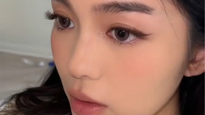 นี่คือเมคอัพเบสที่เปิดแฟลชหลังแล้ว! ระดับนี้ถ่ายโฆษณาได้เลยนะ!