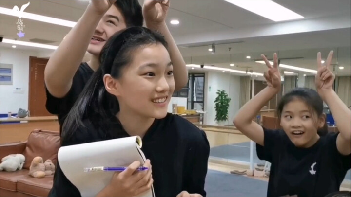 【คณะละครเด็กเออร์ตัว】เบื้องหลังการซ้อมละครเพลง “อาถูจั่นจื่อ” – หิน