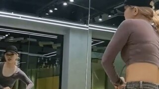 Detail Savage. Bagian dari seri tari 2 ini mungkin memiliki detail paling banyak. Apakah Anda membut