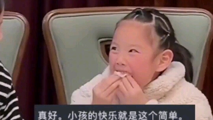 Chị em ăn vịt quay phối hợp ăn ý quá, cảm nhận được niềm vui qua màn hình.