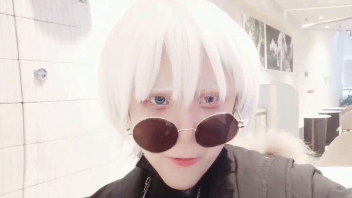 [Vlog du lịch] Khi tôi cosplay Gojo Satoru và đi mua sắm với những người bạn thân nhất của mình!!