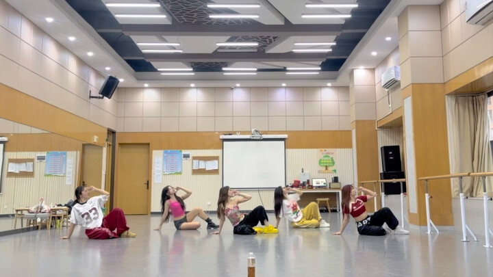 A Spaghetti year-end cover dance you’ve never seen before