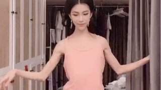 当女装大佬跳广场舞简直不要太。。