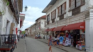 The so beautiful Mena Crisologo Street or now known as Calle Crisologo looks like. 😍 🇪🇸 🇵🇭