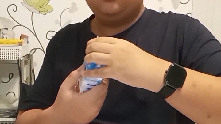 กินนมเพอชี่กับทวิตตี้