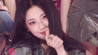 The main dancer's signature mic also has such strong expressiveness? !