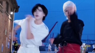 คุณสองคนตัดแคปหน้าจอจากวิดีโอดีขนาดนี้มาทำเป็นปกที่แอบสแตรกแบบนี้ได้ยังไงกัน?