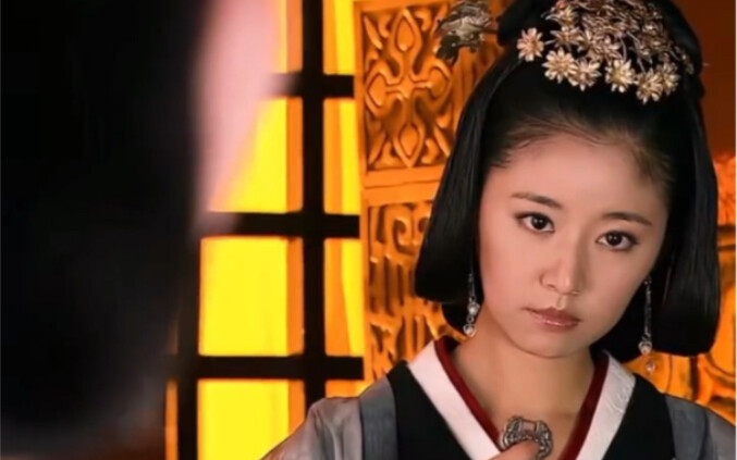 Nếu không vào cung, chắc hẳn cô ấy cũng sẽ rất hạnh phúc nhỉ.