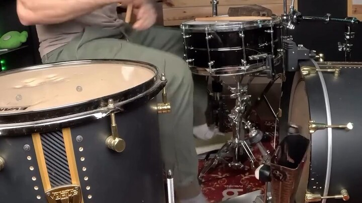 This drummer is so cool!