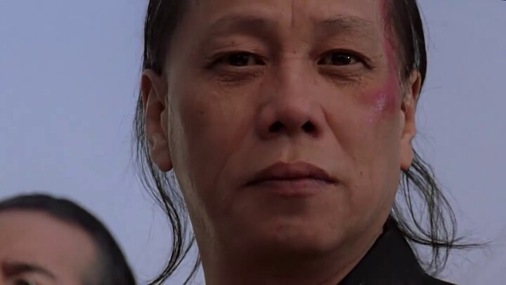 เทพเจ้าแห่งสงครามที่มีอาวุธขนาดใหญ่