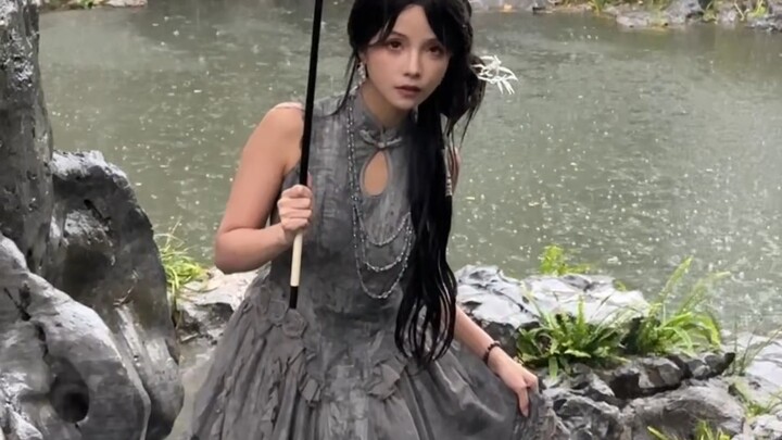 The more chaotic the behind-the-scenes footage, the better the main show! (2)