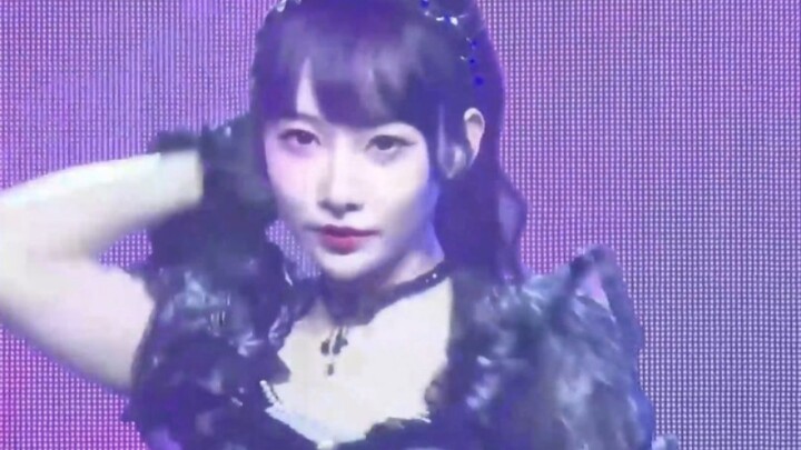 In 2024, there are still people dancing to Cosmic Girls! Save Me Save You live version