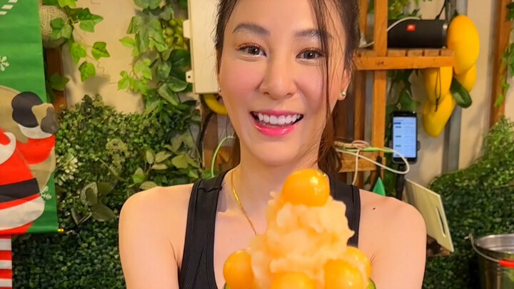 Thai Street Food: Must-Try Fresh Delicacies at the Night Market