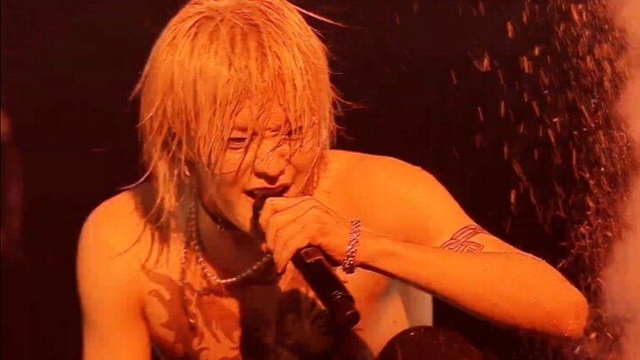 So fiery! Yuta Nakamoto’s “Off The Mask” live performance 🎸 241113