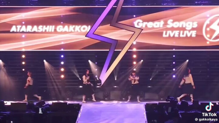 ATARASHII GAKKO PLASTIC LOVE