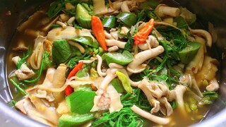 แกงหน่อไม้ใบย่านาง แบบอีสาน แซ่บหลายเด้อ / thai food recipes / Bamboo Shoot Soup Northeastern Style