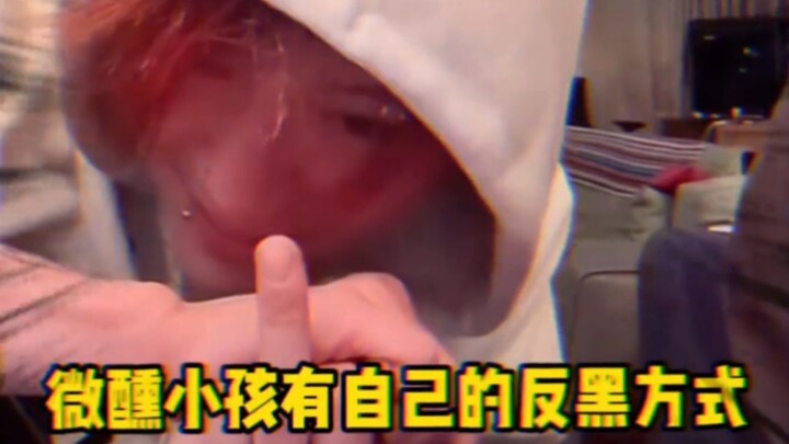 Lu Han super imut, brengsek! Gue nggak perlu bilang juga tahu kan apa yang bikin gue meledak?