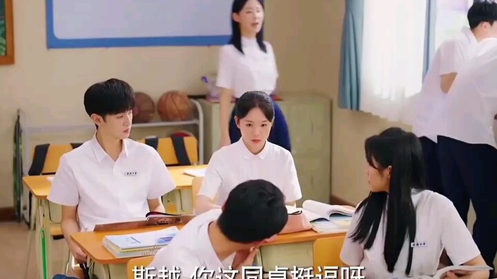 Ding Xian gets targeted by a scheming girl and is punished by the teacher—then Zhou Siyue ends up jo