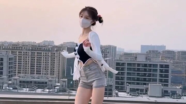 对你的思念她还在挣扎哦～～～