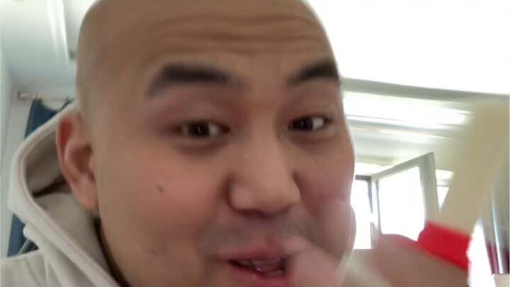 冰敷下喉咙