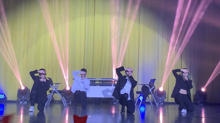 Lou Si’s fan dance to “Look What You Made Me Do” | Live performance at the BNU Japanese Department R