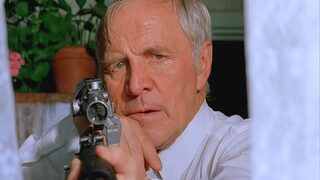 The beautiful granddaughter was violated by her classmates, and the grandfather bought a sniper and 