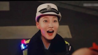 Saya adalah petugas polisi lalu lintas wanita di episode 27 "Kembang Api Duniaku"! ! Semua orang men