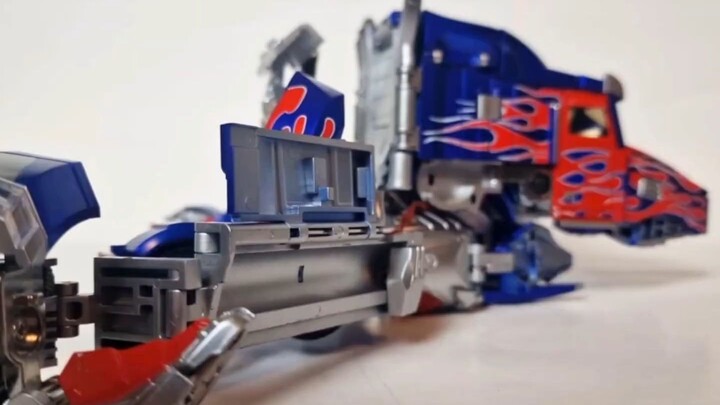 แอนิเมชั่นสต็อปโมชันของ Transformers Optimus Prime