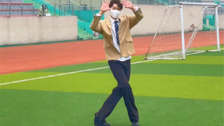 Pria SMA menari ulang Ditto di kampus｜Kenangan masa muda yang tertanam dalam kamera DV