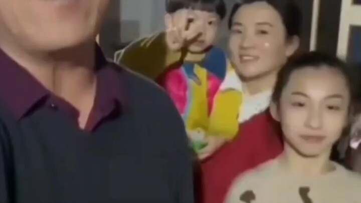 Kantong besar penuh kasih sayang ayah