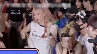 Fan thứ hai, giỏi nhảy để làm người thứ hai xấu hổ (đã đăng rồi bỏ lỡ buổi hòa nhạc...