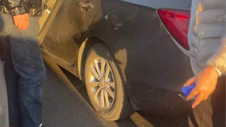 Northeasterners' unique way of breaking up fights really works!