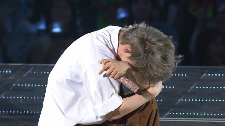 Một động tác thôi mà bị đồng đội bắt chước chế giễu cả đời.