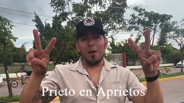 Prietos en Aprietos, Flores el Patron,