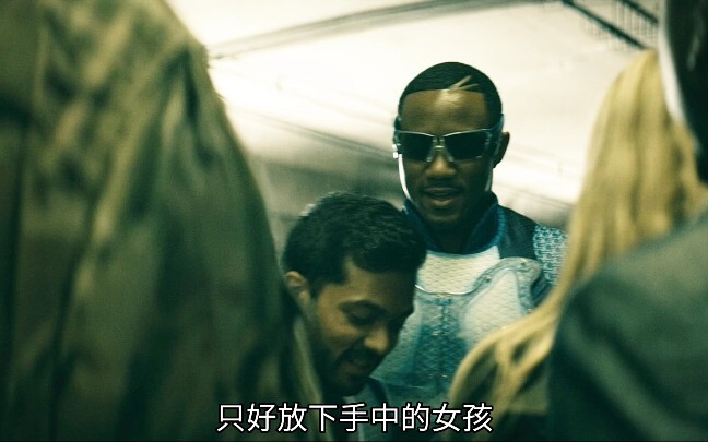 The girl got relentlessly attacked by the locomotive—just watching it makes you cringe!