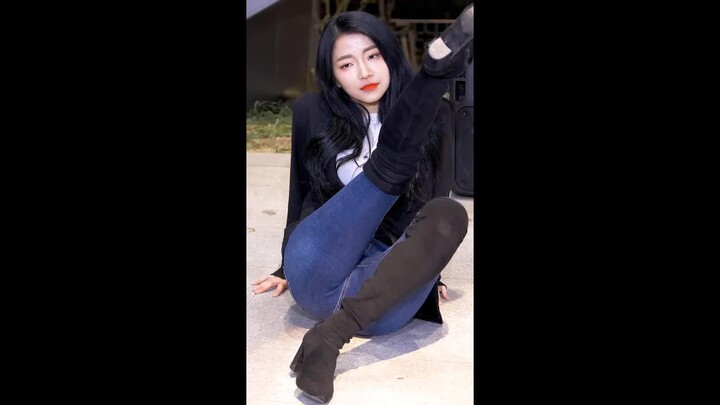 6UavdTK3Kj0 [Boots] 4k Xu Yingzhen Clark Roller Coaster Invites Xia  60p To Take A