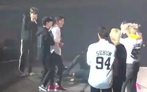 EXO’s fourth tour turned into a major mishap! D.O. flung a toy right at the leader’s face, and chaos