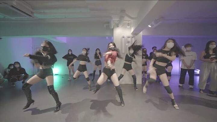 [Super short leather pants show off the perfect figure] Long-haired girl SEYOUNG sexy wild and hands