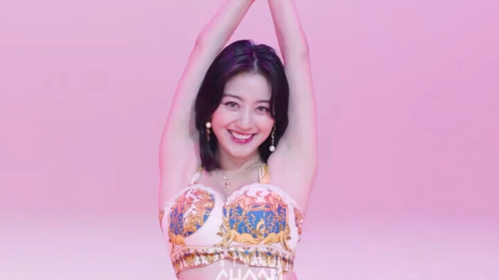 เมื่อเกิร์ลกรุ๊ปคนที่สูงที่สุดล้มตัวลงแล้วพูดขึ้นมาก็ตัดเพลงทันที