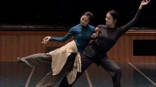 《เงาทราย·เฟรม》เธอคือเงาที่ไหลลื่นบนกำแพงทราย ถูกกาลเวลาตัดแต่งเป็นบทตอนที่ขาดหายไป ความทรงจำที่หลงเห