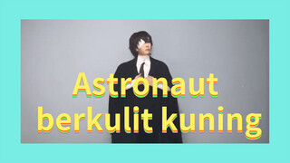 Astronaut berkulit kuning