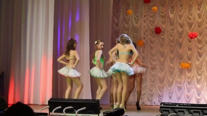 Russian girl's performance, school grand stage