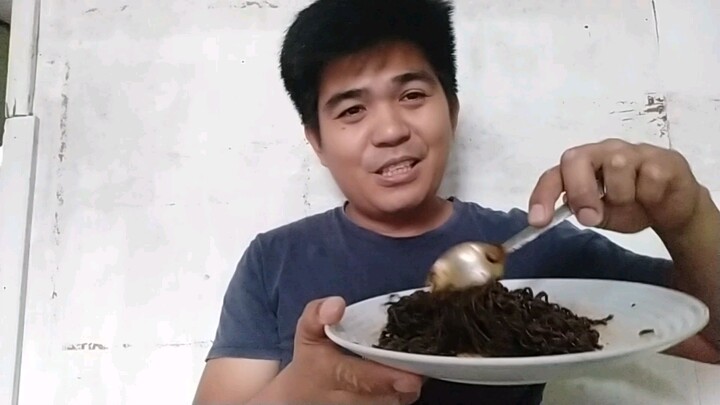 mukbang black noodles