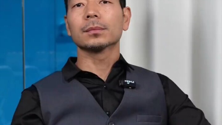 Are Chinese kids crazy about cell phones? Let's see how American kids are changing the world!