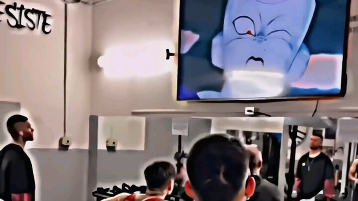 ไอเดียสุดล้ำนี้ใครคิดขึ้นมาวะ วางเจ็ดดราก้อนบอลไว้ในยิมเนี่ย?