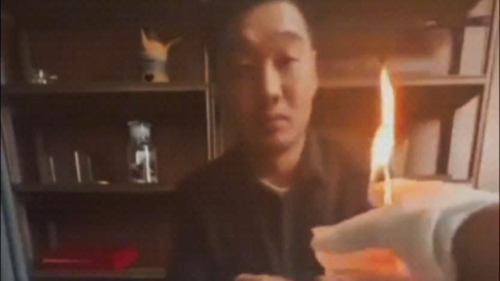 Tunjukkan seni minum tehmu pada saudara-saudaramu